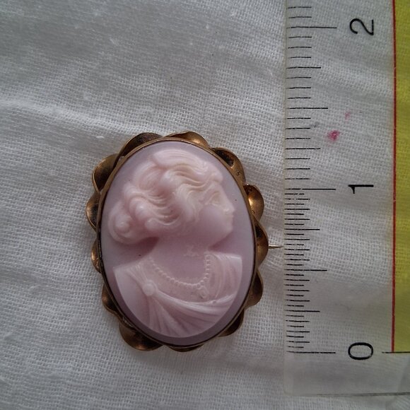 VINTAGE CARVED PINK CAMEO BROOCH - Picture 5 of 6